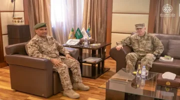 القوات البرية السعودية والجيش الأمريكي.. شراكة استراتيجية وتنسيق عسكري رفيع المستوى